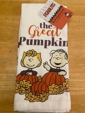 Peanuts The Great Pumpkin set of 2 kitchen towels 100% cotton NWT Great for fall